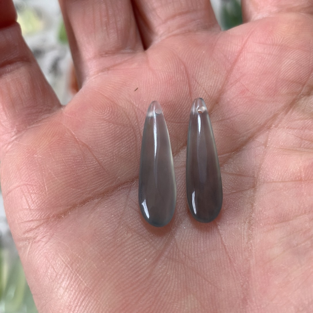 蛇纹石玉耳环未镶嵌