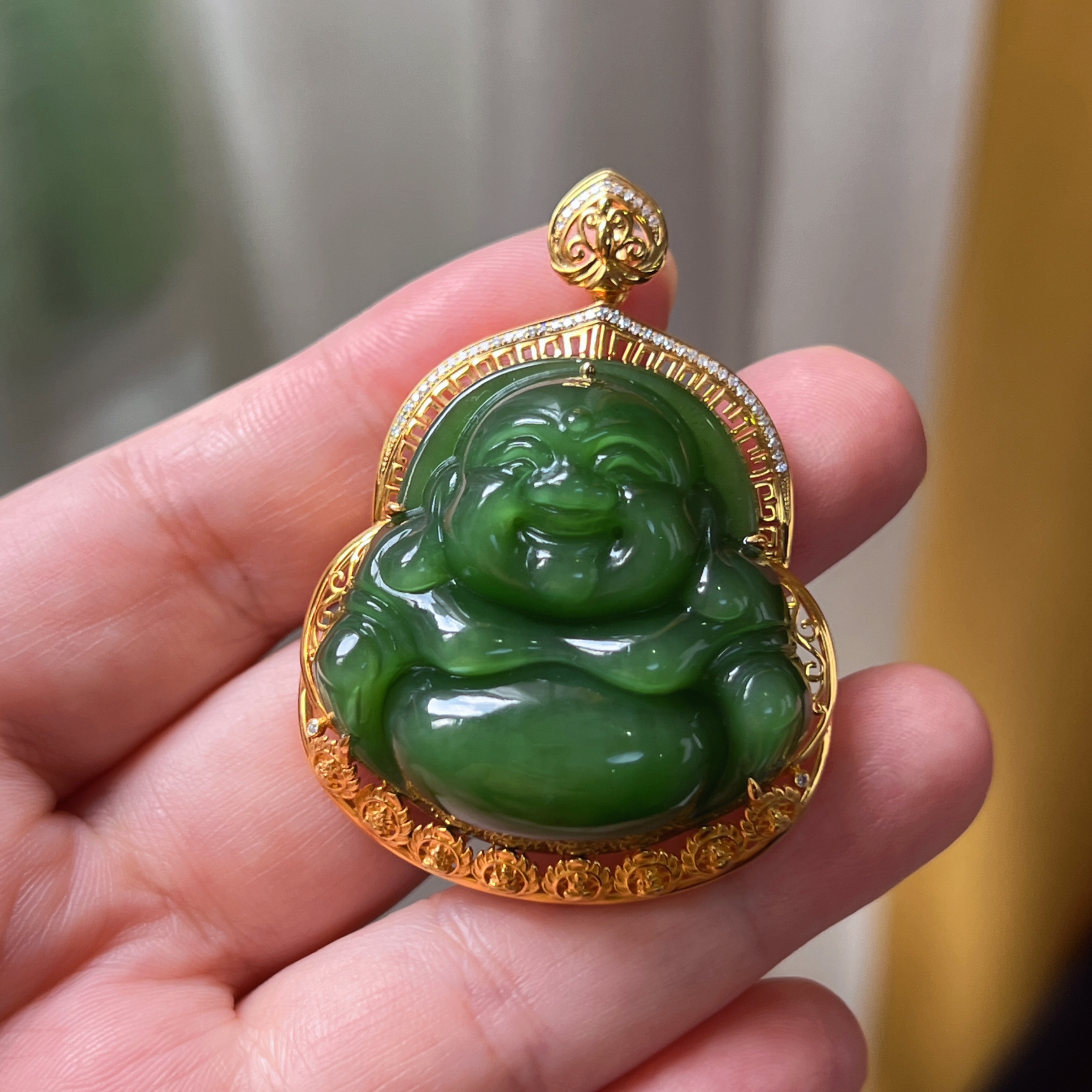 精品推荐和田玉碧玉老坑冰底辣阳绿佛公 裸石35mm冰润细腻