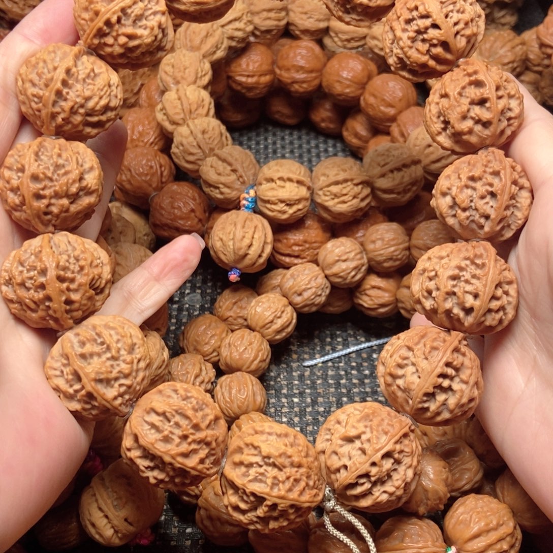 吊坠桃核蚂蚁纹粗筋手持