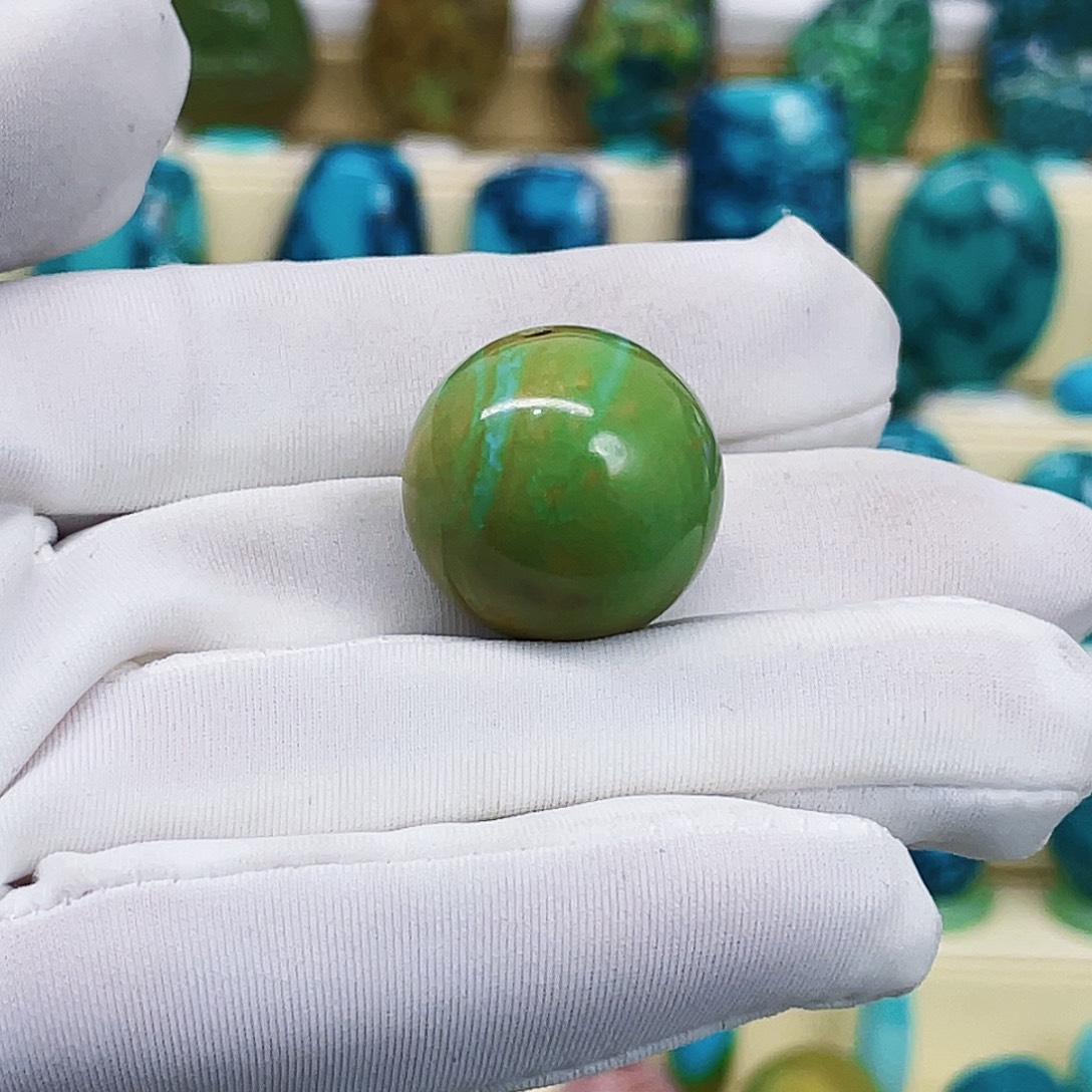 绿松石未镶嵌颈饰