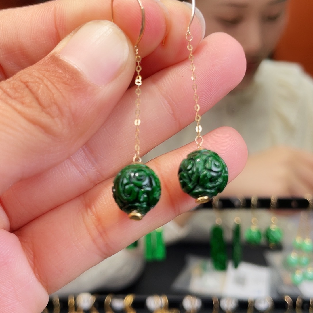 翡翠18K金镶嵌耳饰