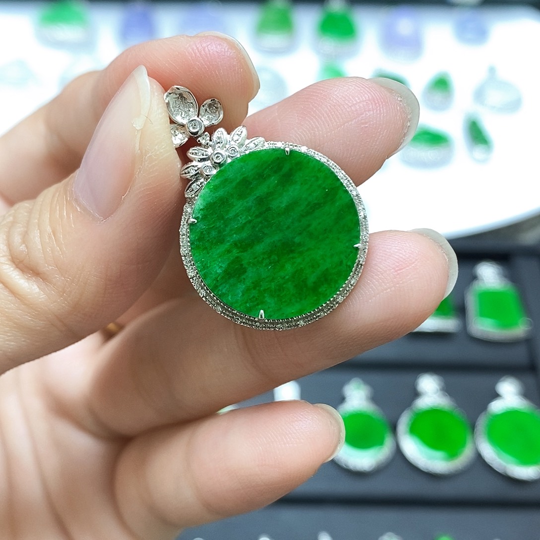 翡翠18K金镶嵌吊坠(不含链)