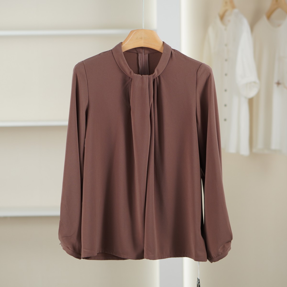 麦迪尚品【唯】51203392 春季时尚简约设计感纯色衬衫女装