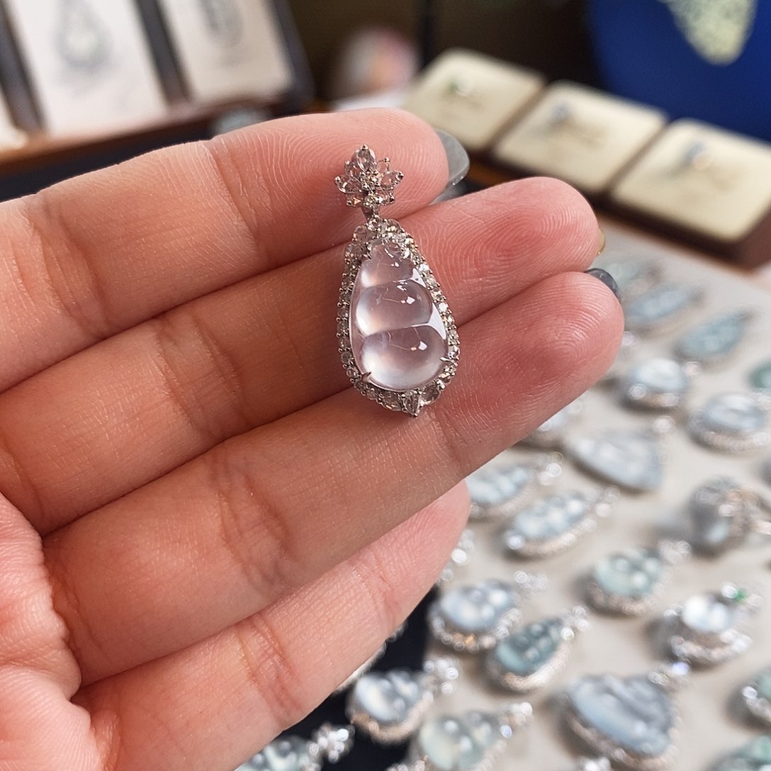 翡翠未镶嵌颈饰天然缅甸a货翡翠