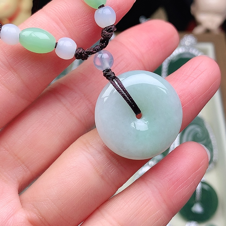 颈饰未镶嵌翡翠吊坠