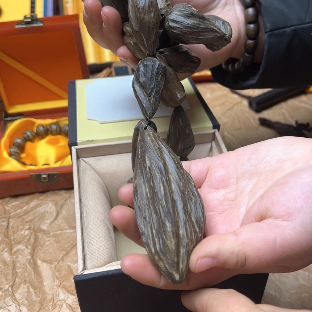 滴血莲花菩提吊坠