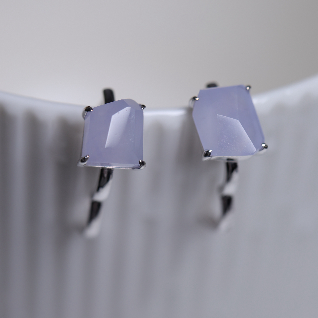 18k金镶嵌紫罗兰翡翠切割耳扣紫色精致经典几何精美素款气质时尚