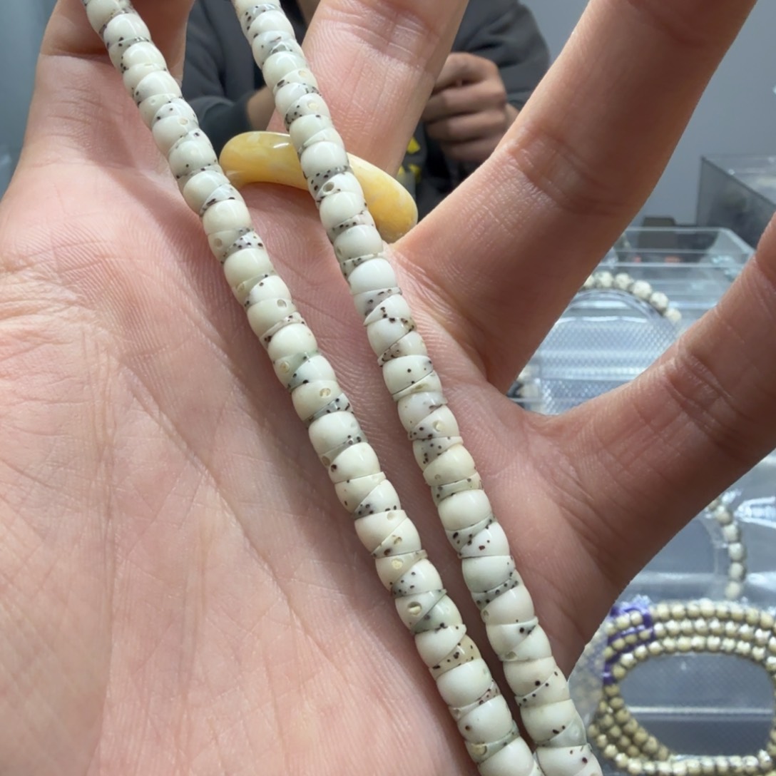 星月菩提手串骨瓷白同朵手持6m