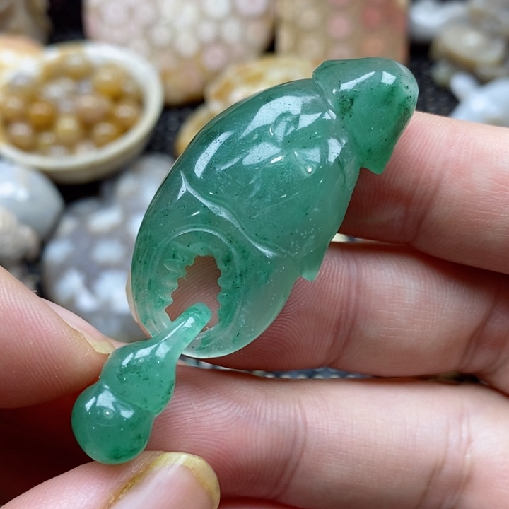 石英质玉颈饰未镶嵌