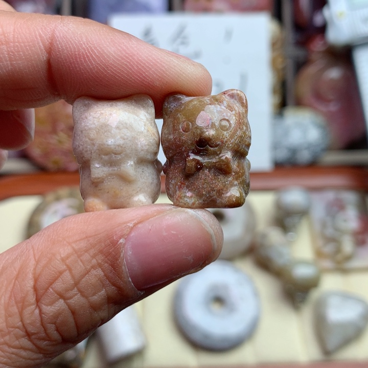 硅化珊瑚（珊瑚玉）颈饰未镶嵌