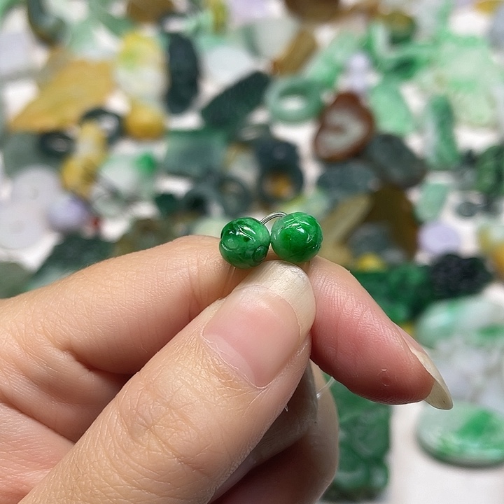 未镶嵌定制翡翠机****颜翡翠