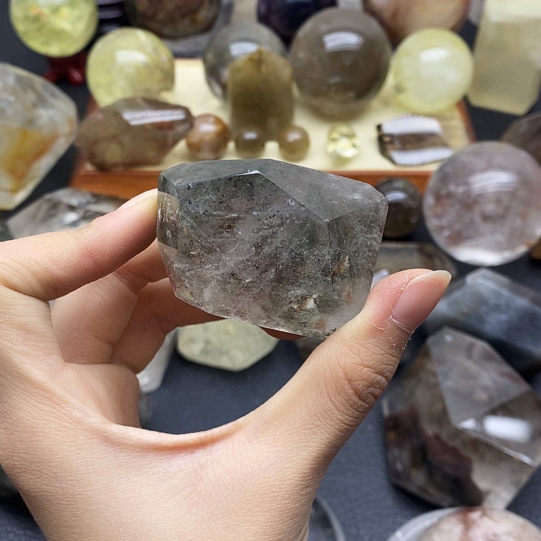 珠宝半成品水晶未镶嵌240水晶石