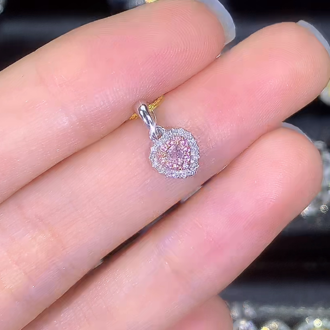 18k金粉钻爱心吊坠