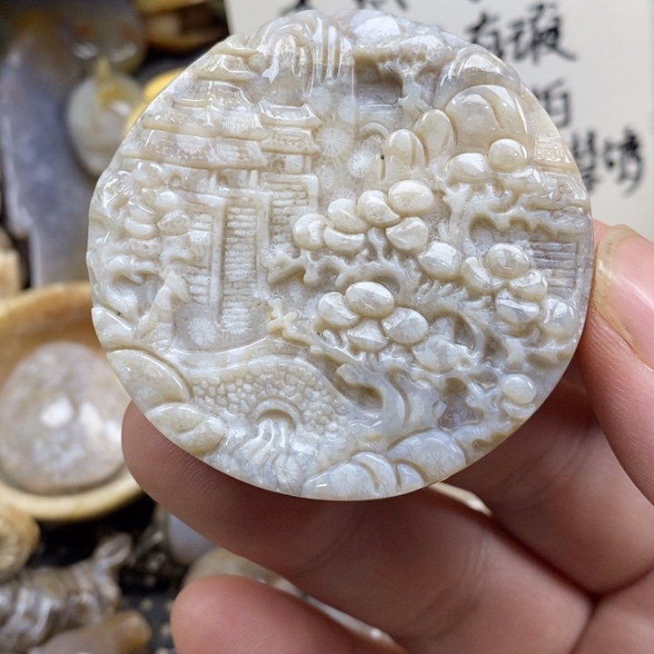 硅化珊瑚（珊瑚玉）未镶嵌颈饰