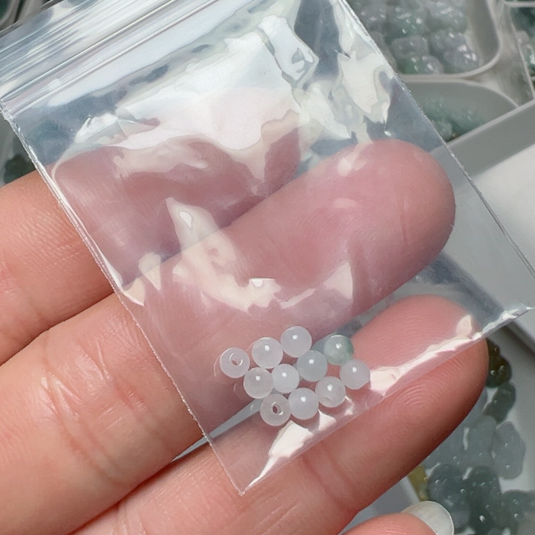 翡翠颈饰未镶嵌事**意卡3圆珠买10个送一个