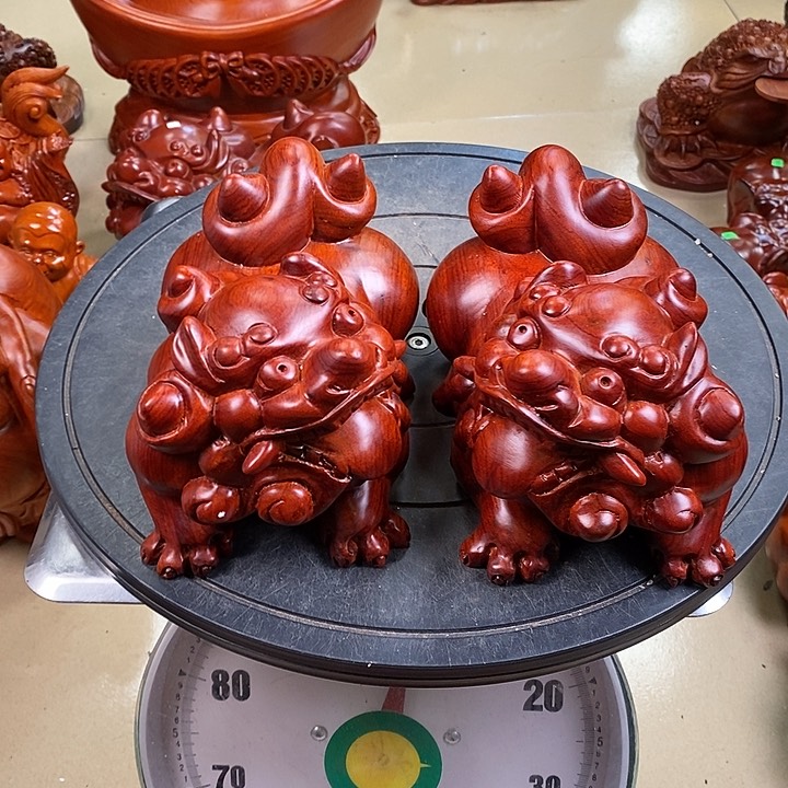 花梨木貔貅摆件一对20 