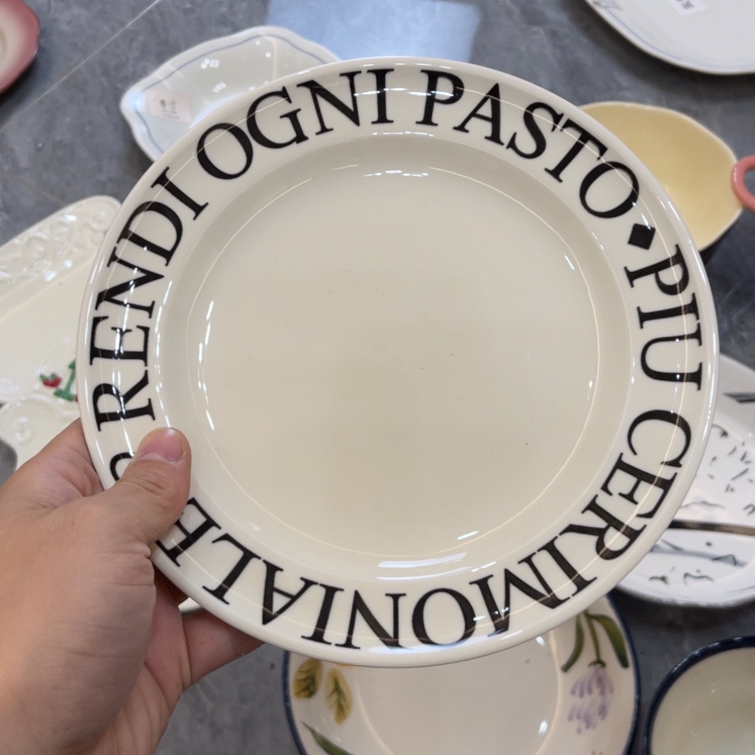 陶瓷微瑕餐具介意勿拍，满18飞！