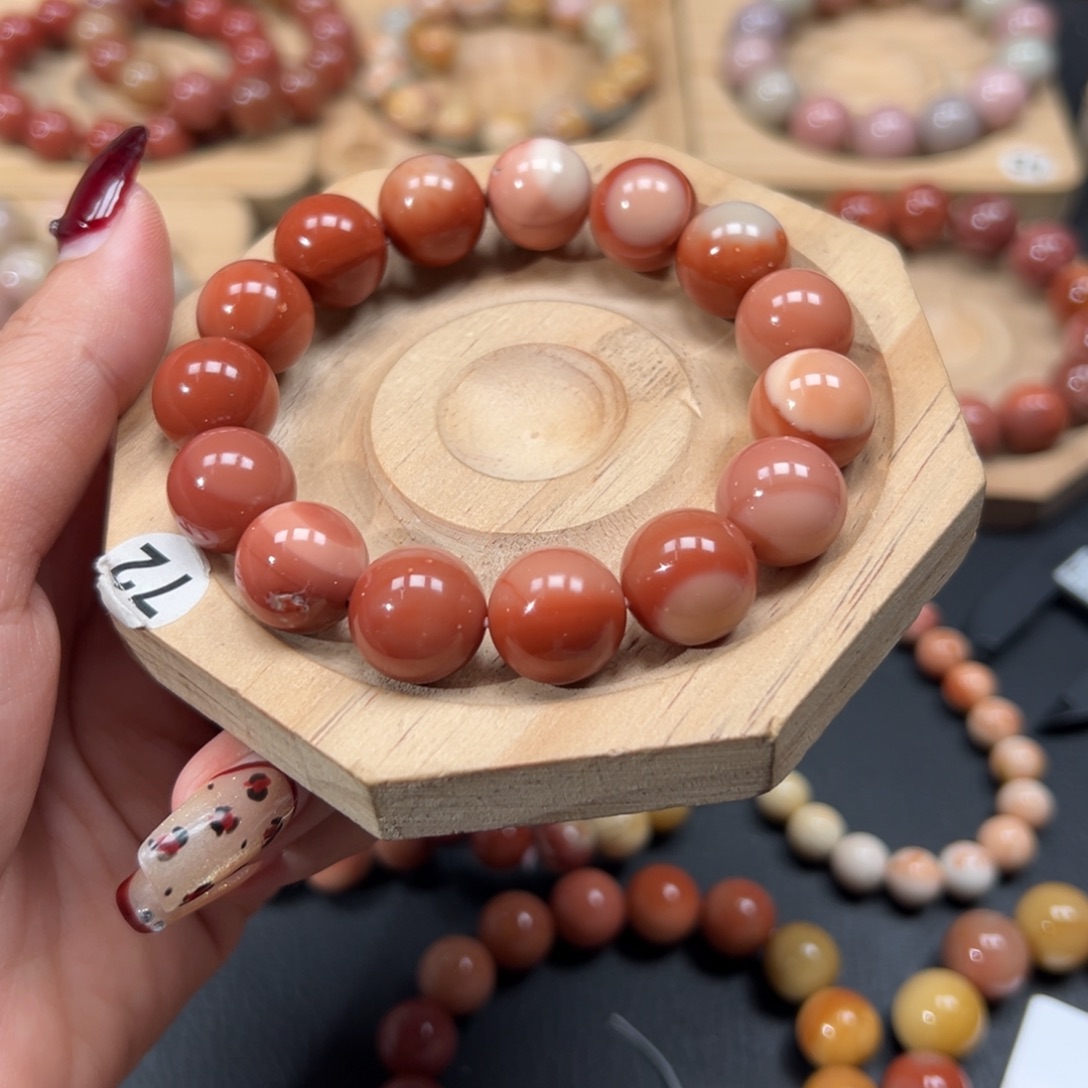 拾***·石英质玉未镶嵌手链159