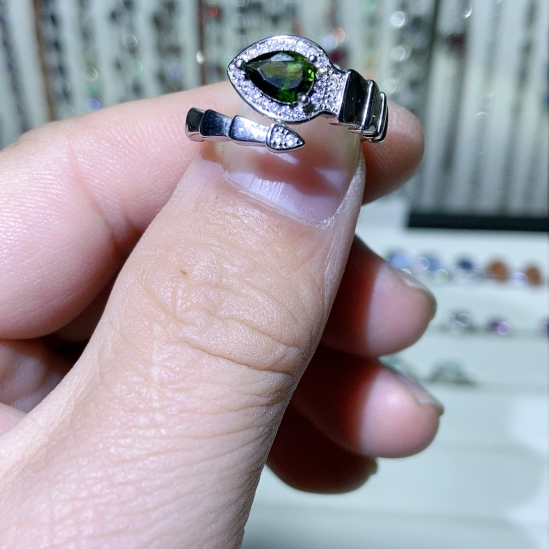 绿水晶戒指银S925镶嵌