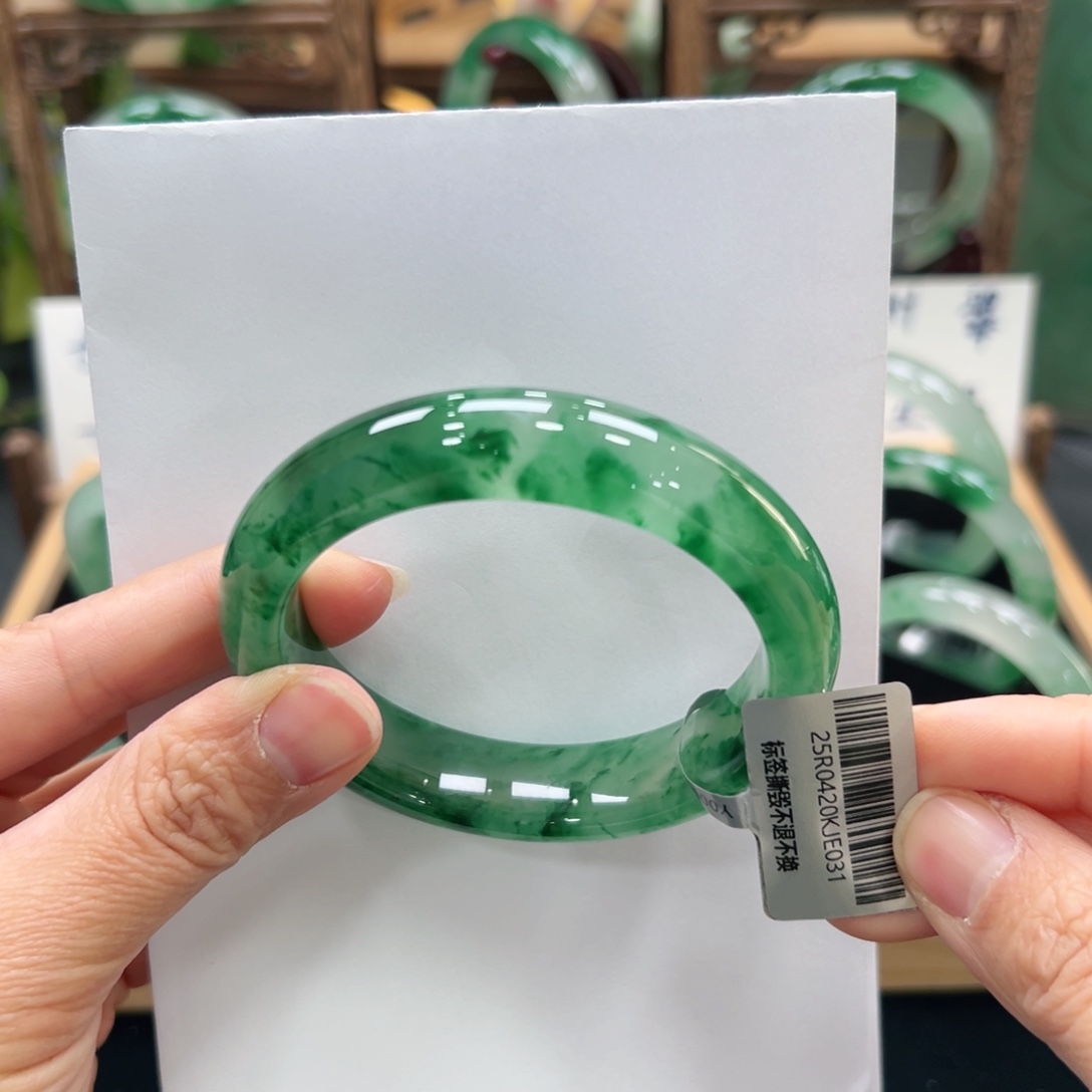 日***辰石英质玉未镶嵌手镯➕佳佳58