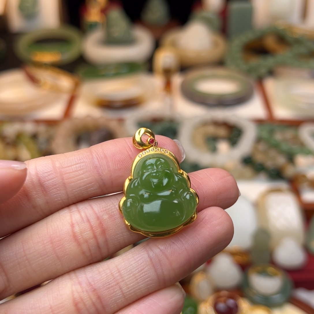 和田玉挂件18K金镶嵌