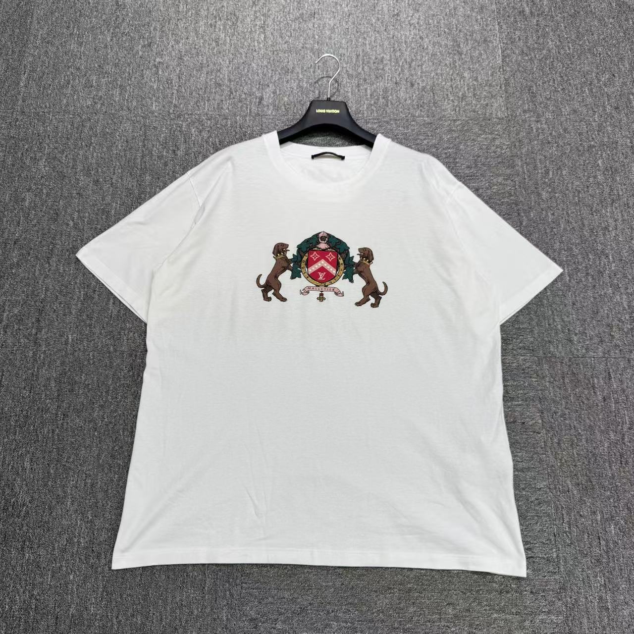 99新 LouisVuitton/路易威登 徽章印花短袖/5L码/20019