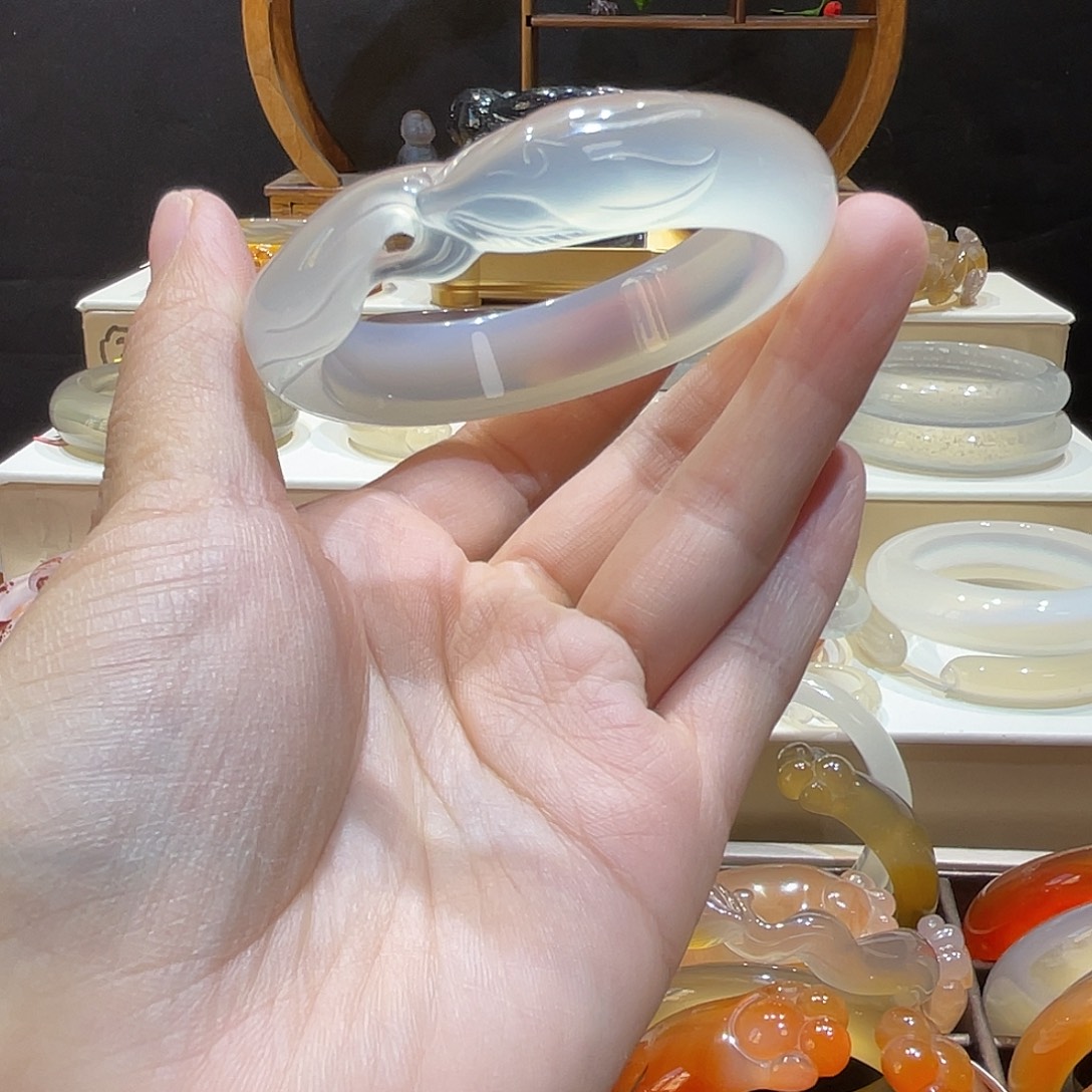 时***语玛瑙/玉髓未镶嵌手镯