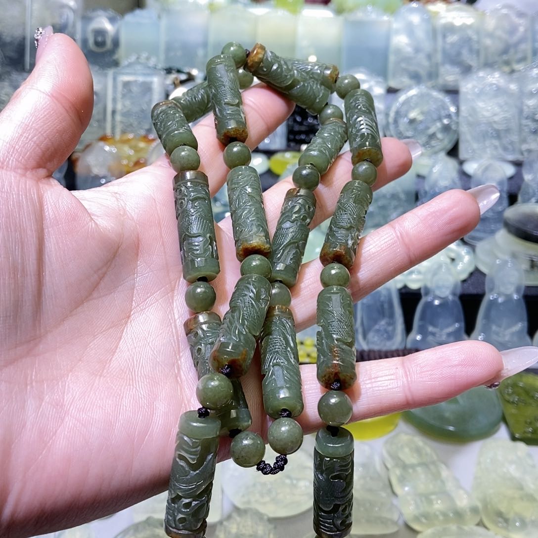 透闪石-蛇纹石玉龙柱链未镶嵌