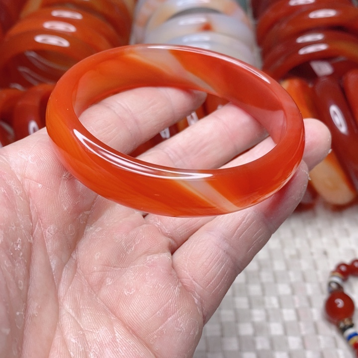 玛瑙/玉髓手镯未镶嵌
