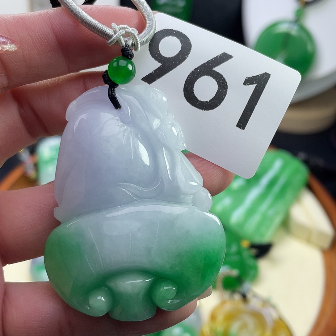 翡翠未镶嵌吊坠(赠链)