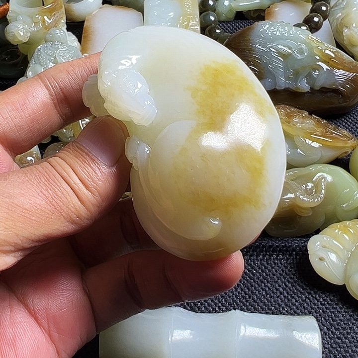蒋***兴和田玉未镶嵌吊坠(不含链)