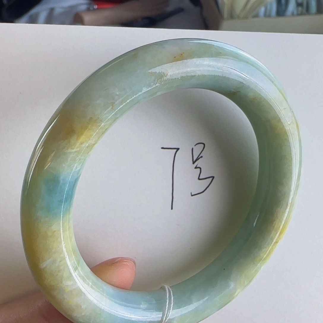 翡翠手镯未镶嵌老坑56圈