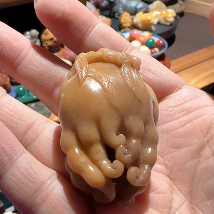 寿山石坤银洞黄杜林