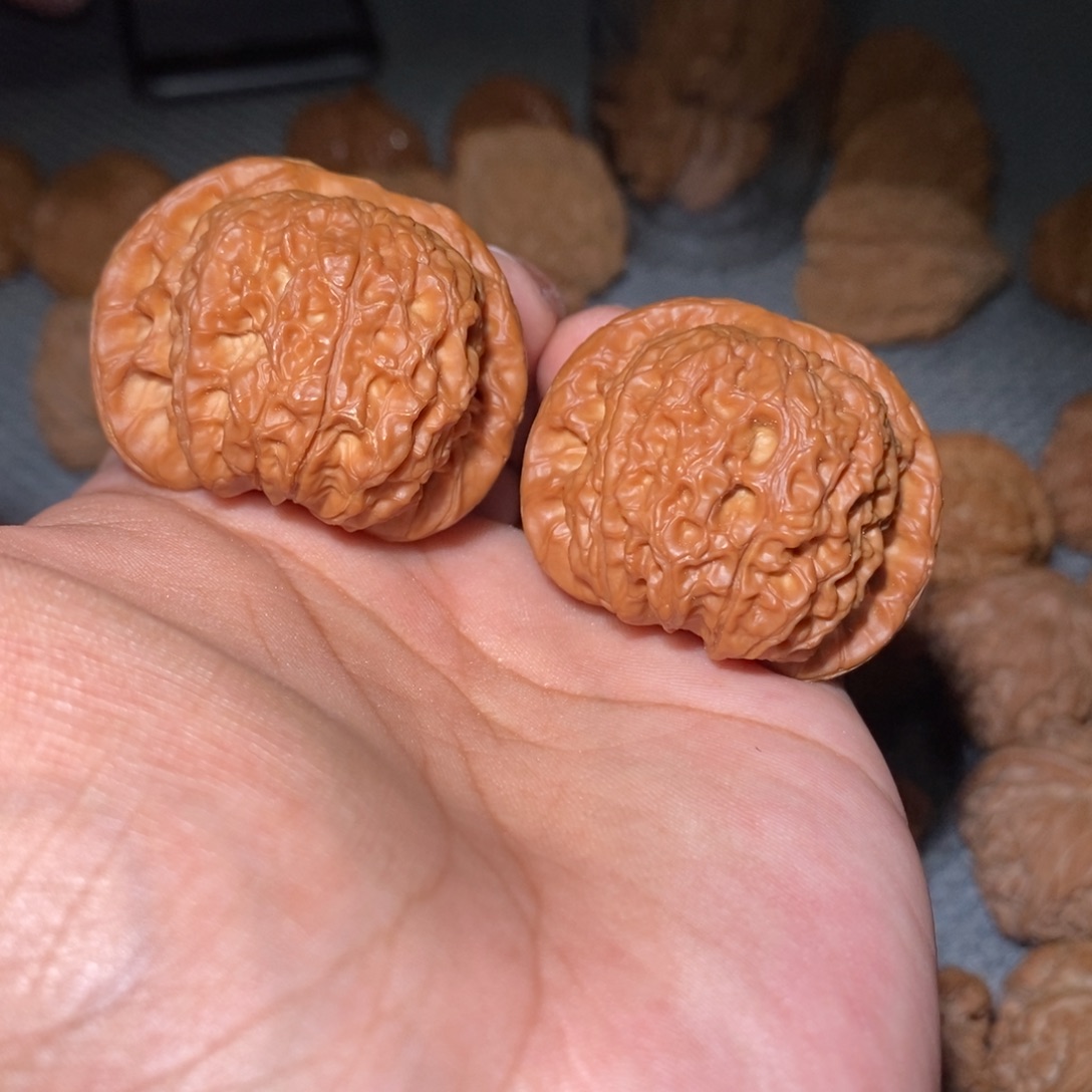 大***生桃核吊坠41尺血麒麟