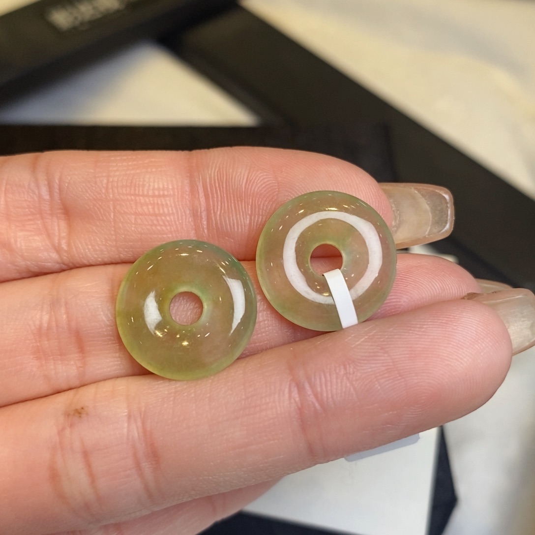 翡翠耳饰未镶嵌甜甜圈