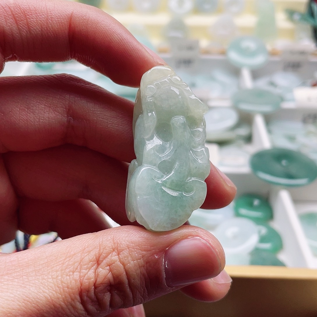 翡翠颈饰未镶嵌天然翡翠