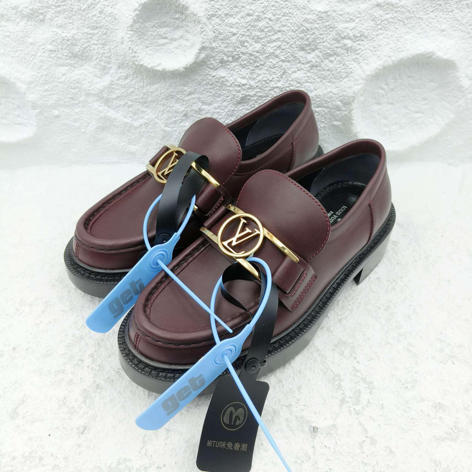 LouisVuitton/路易威登/36码/酒红色金logo乐福鞋 /非全新