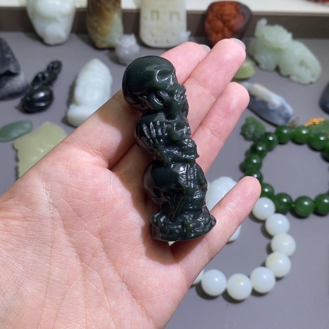 和田玉未镶嵌颈饰苏*