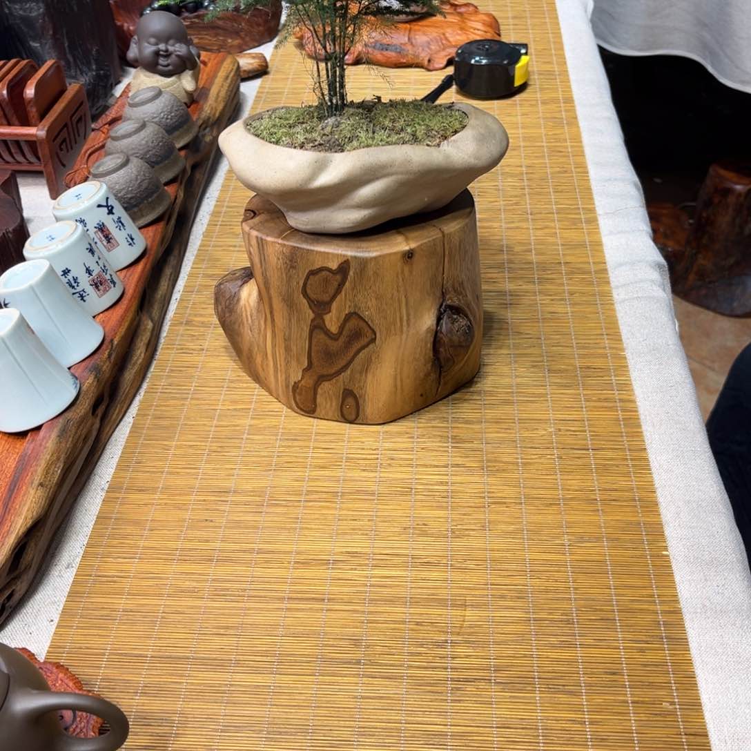 金丝楠木随形底座
