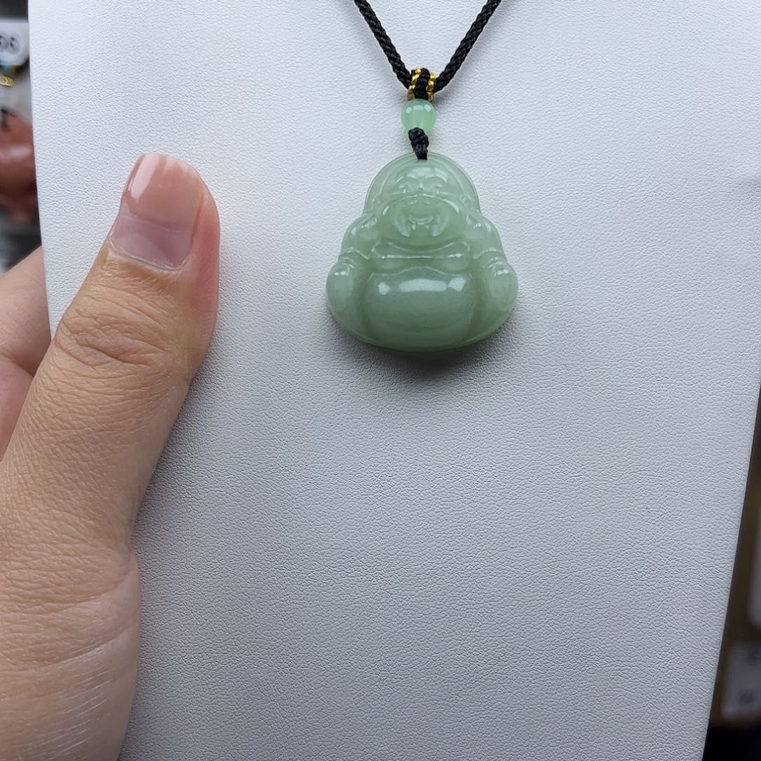 石英质玉未镶嵌颈饰