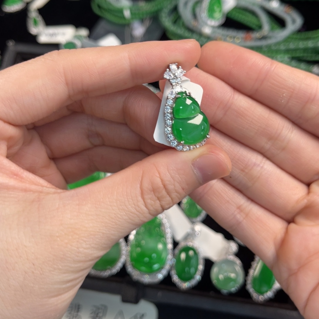 翡翠银S925镶嵌戒指葫芦吊坠