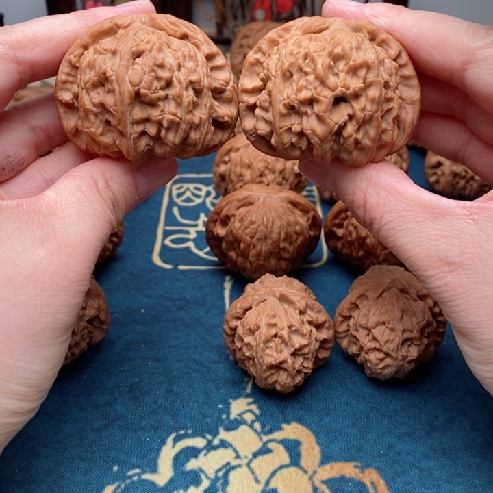 文玩核桃把件白狮子48