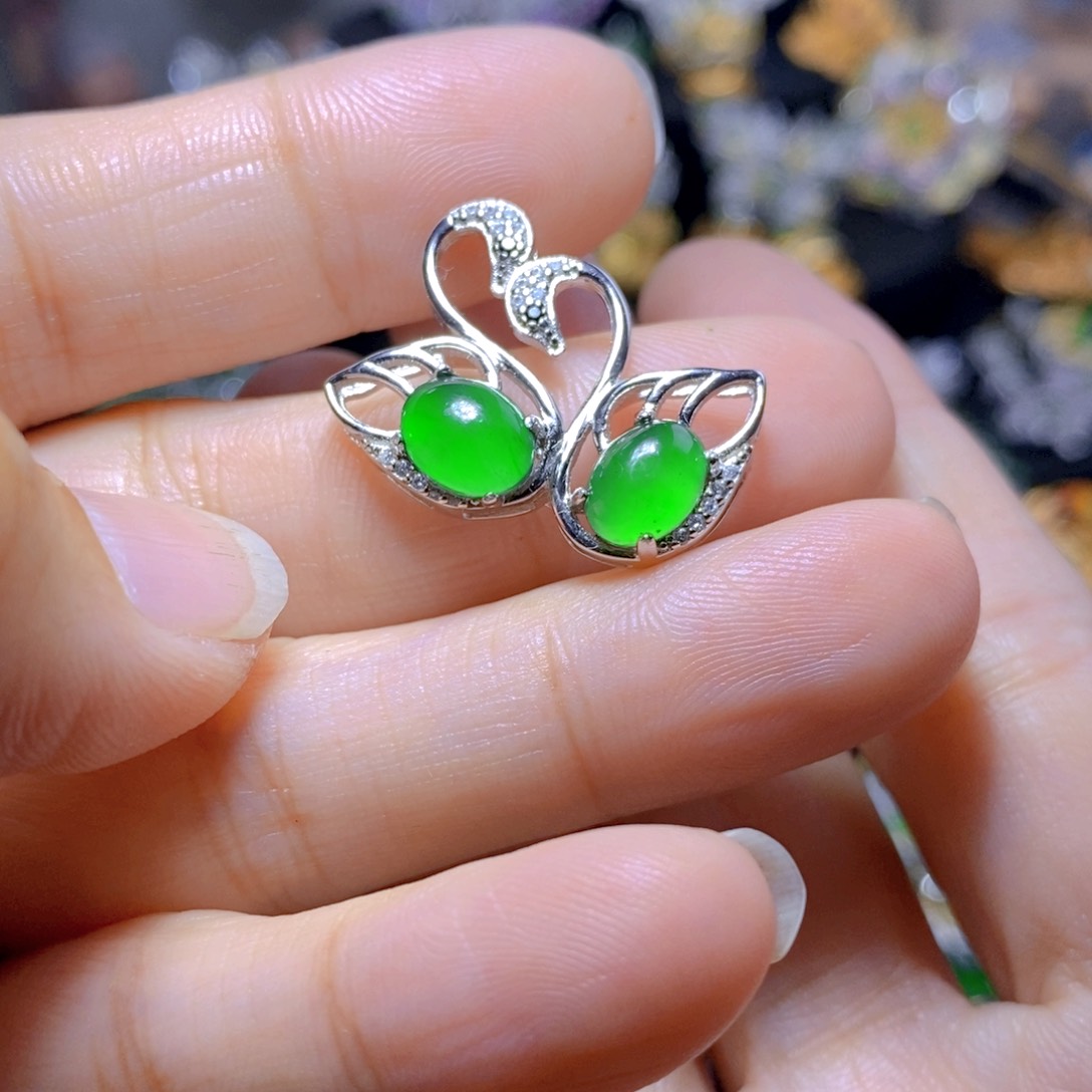 翡翠银S925镶嵌耳钉天然翡翠