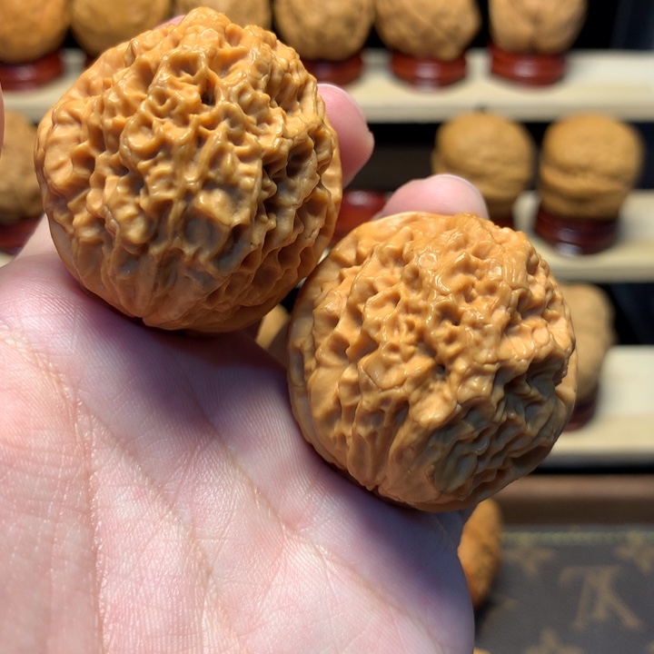 Y***.把件文玩核桃43绣球