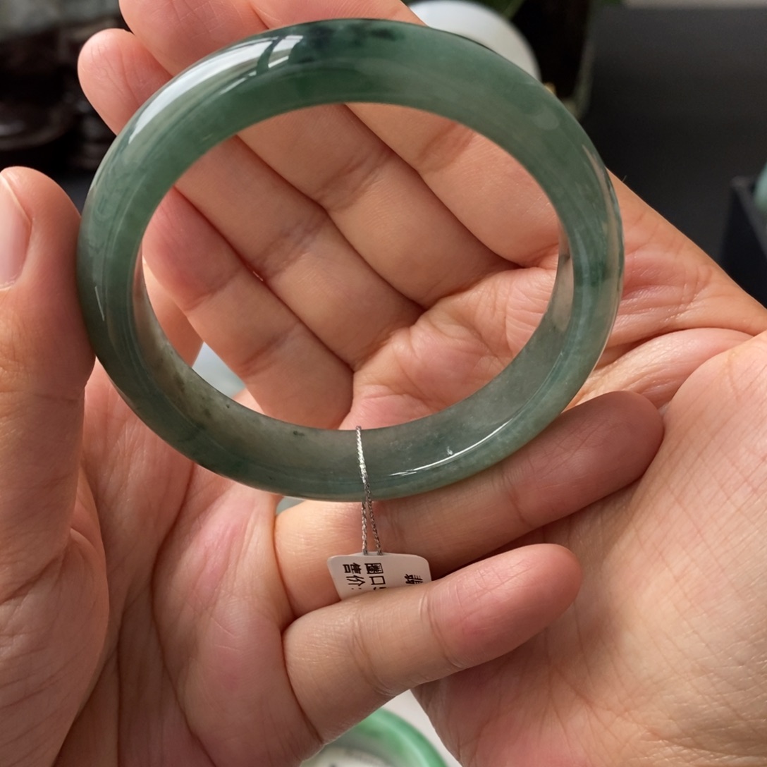 未镶嵌手镯翡翠天然