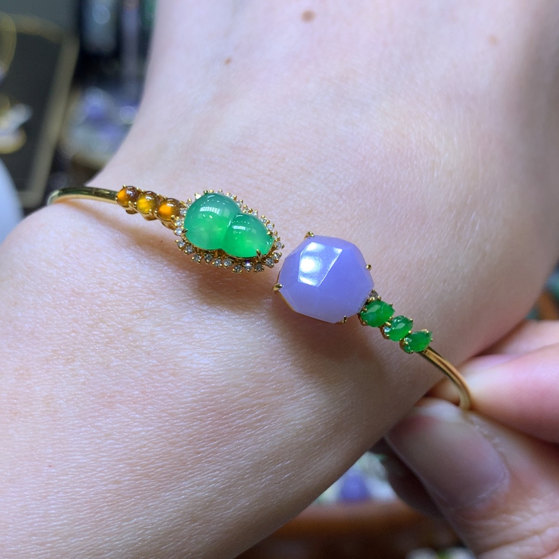 翡翠颈饰18K金镶嵌翡翠吊坠项链