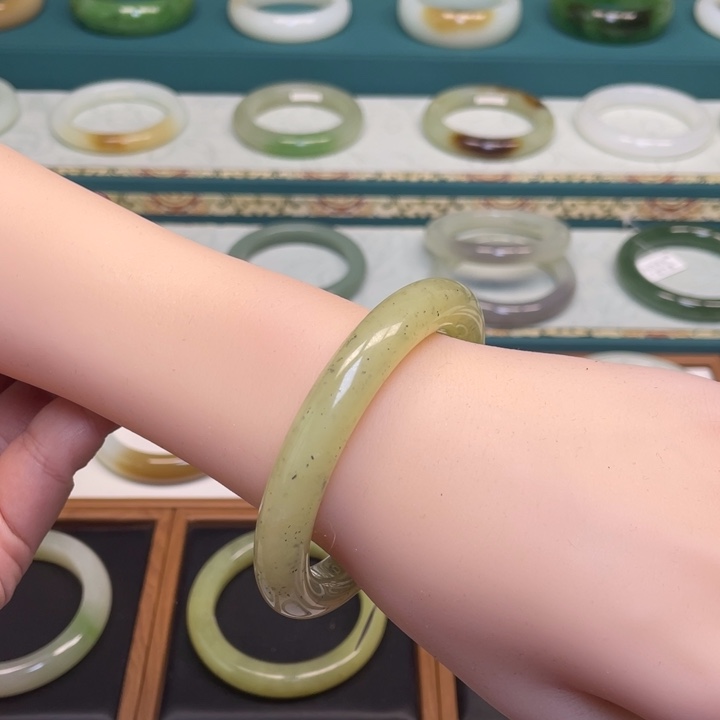 和田玉手镯未镶嵌59