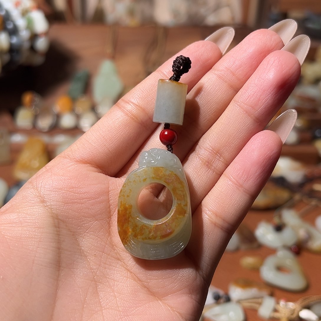 和田玉颈饰未镶嵌