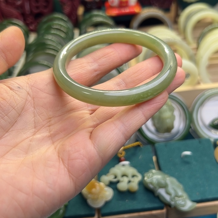 和田玉手镯未镶嵌58.6圈围80697