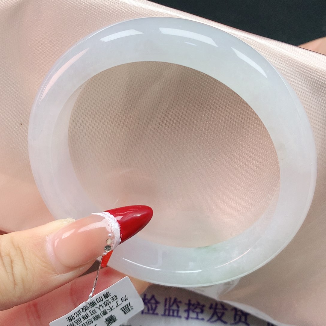 翡翠手镯未镶嵌59圈